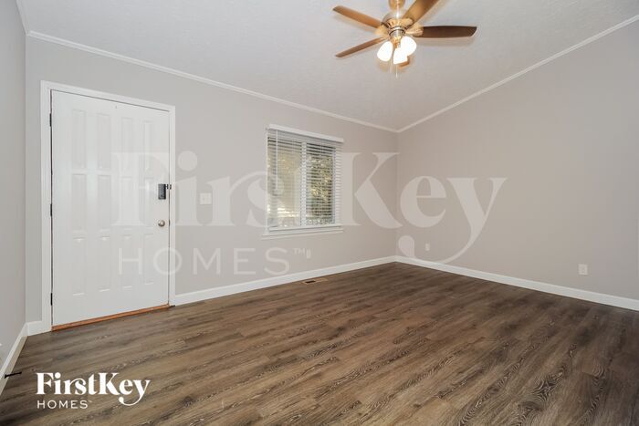 Building Photo - 241 Shady Ln