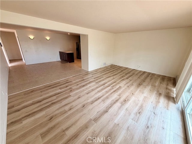 Building Photo - 402 Avenida Granada