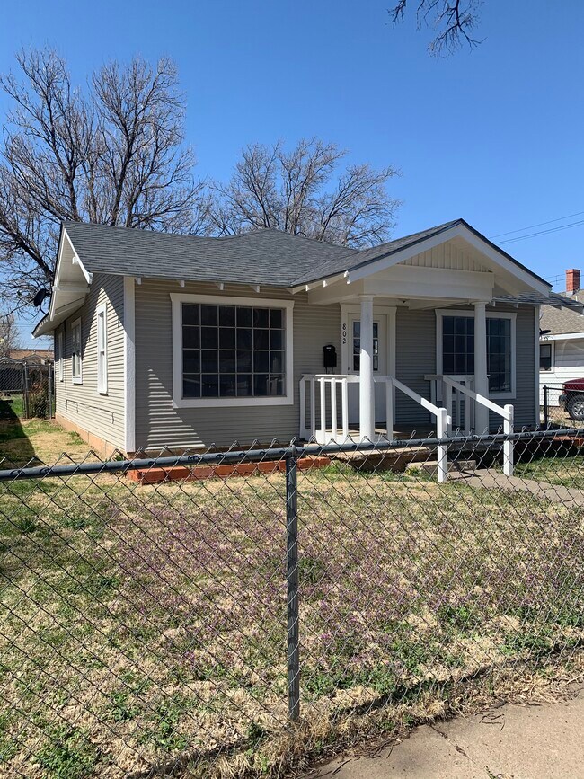 Building Photo - 802 S Fairmont St