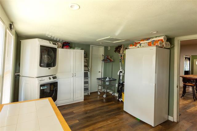 Building Photo - 340 E 3rd St