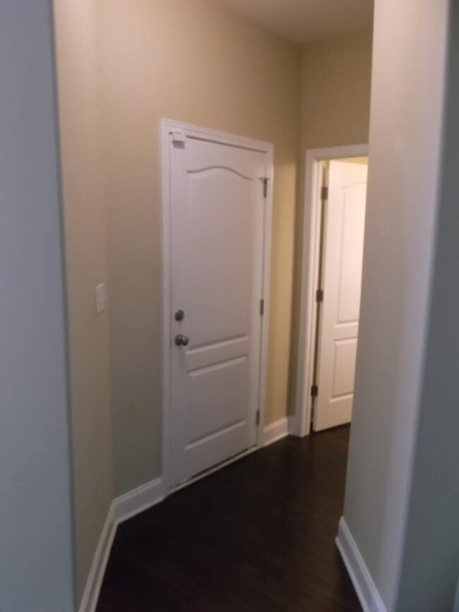 Building Photo - Absolutely Gorgeous!