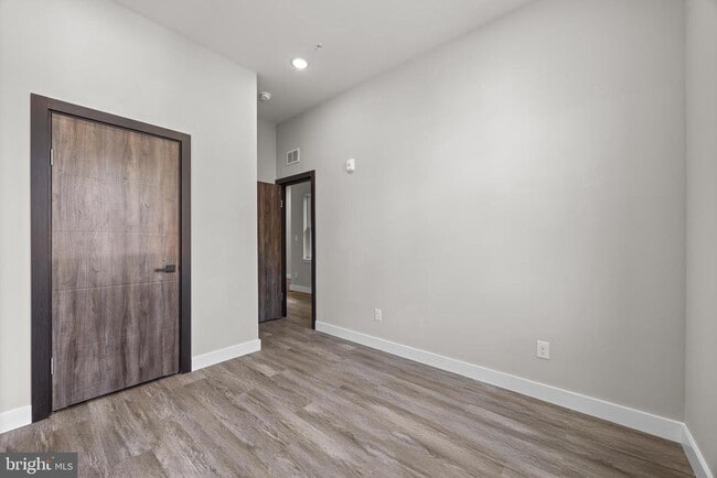 Building Photo - 405 N Simpson St