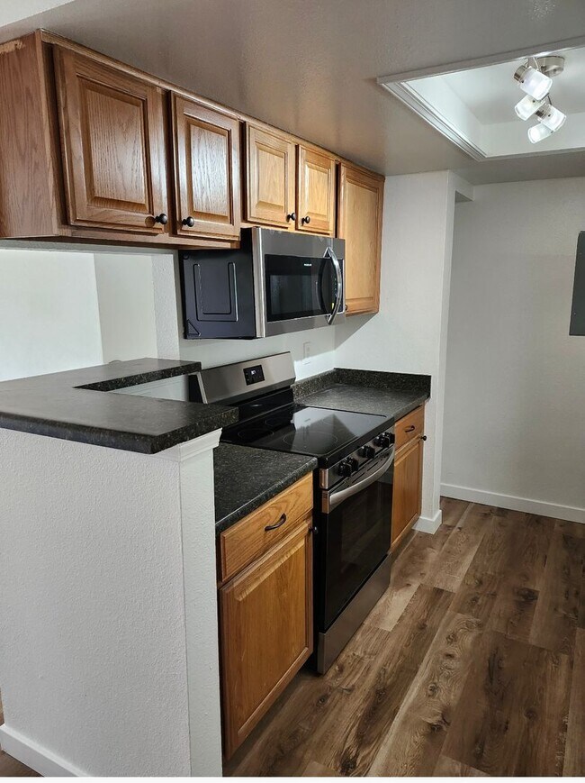 Building Photo - Woodside Village