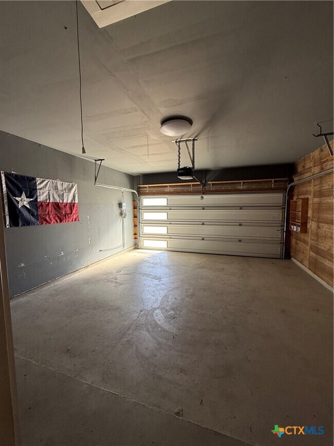 Building Photo - 120 New Hampton Wy