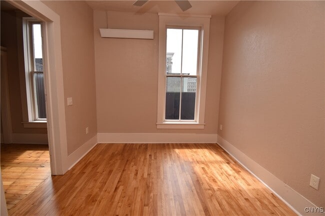 Building Photo - 170 Court St