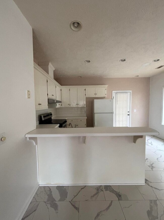 Building Photo - 181 Shelby Dr