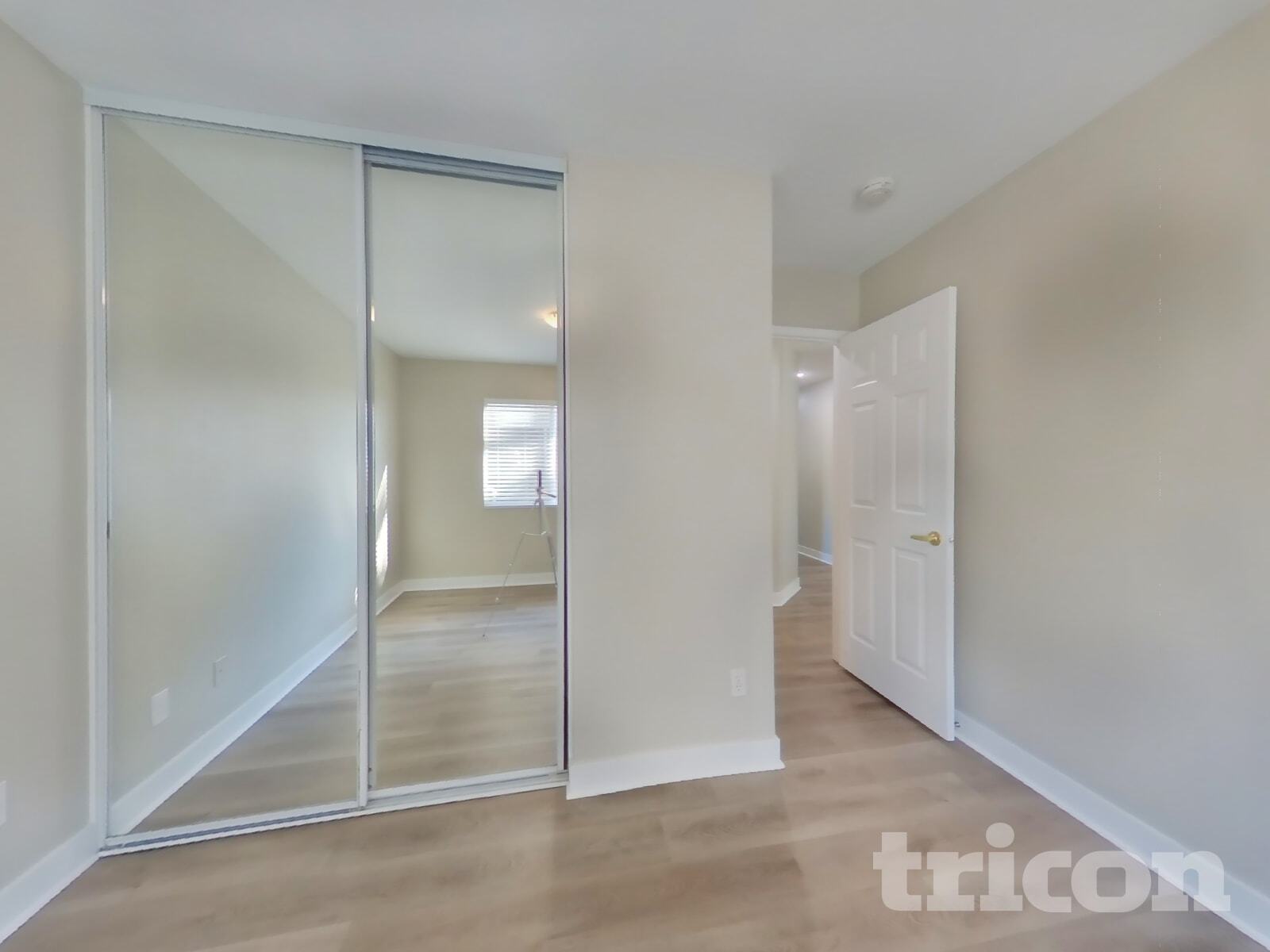 Building Photo - 1346 Woodvale Dr