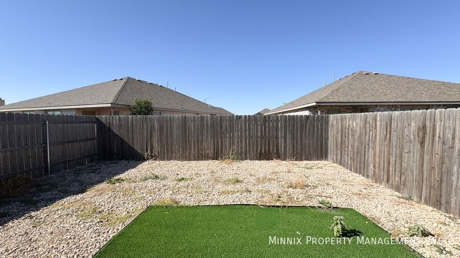 Building Photo - 2101 N Jayton Ave