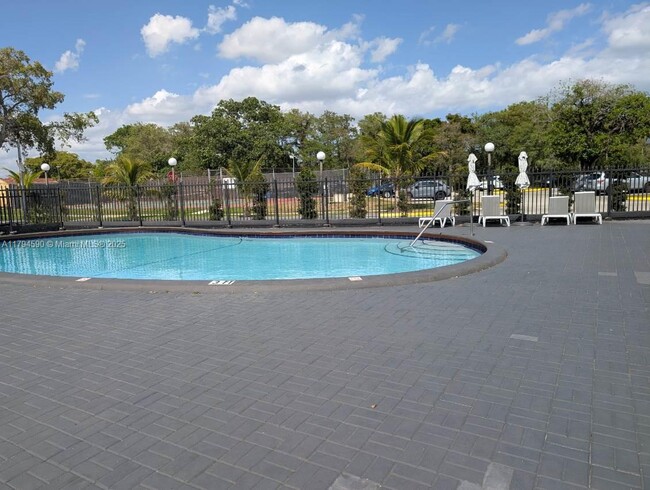 Building Photo - 8020 Fairview Dr