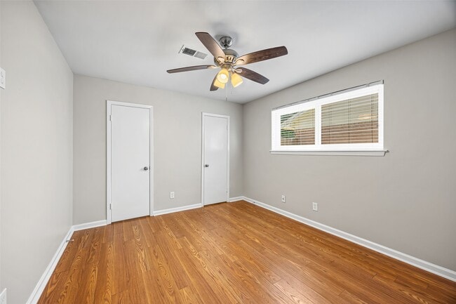 Building Photo - 11427 Hillcroft Ave