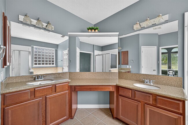 Building Photo - 10815 Lake Raven Ct