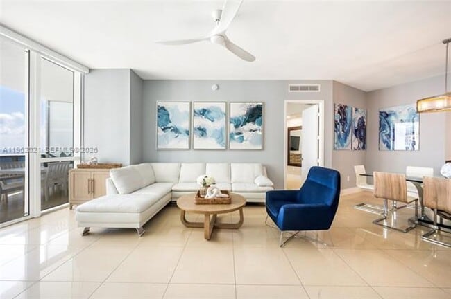 Building Photo - 15901 Collins Ave