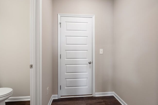 Building Photo - 4 bed / 2.5 bath in Gainesville! Retreat at Chicopee