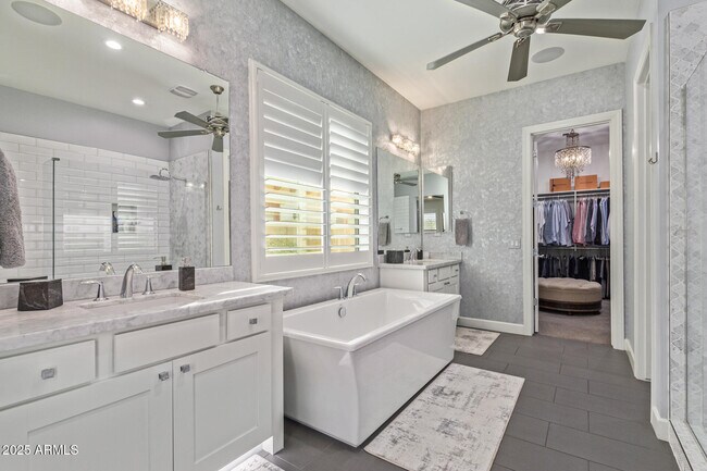 Building Photo - 4601 S Pinaleno Dr