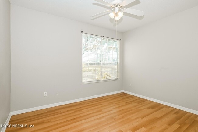 Building Photo - 13700 Richmond Park Dr N