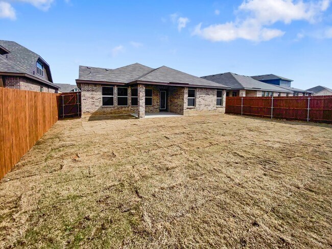 Building Photo - 10008 Ginkgo Ln