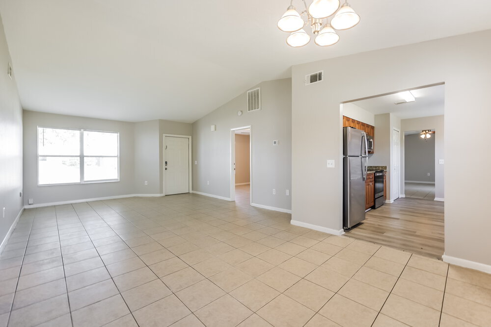 Building Photo - 2122 SE 6th Ln