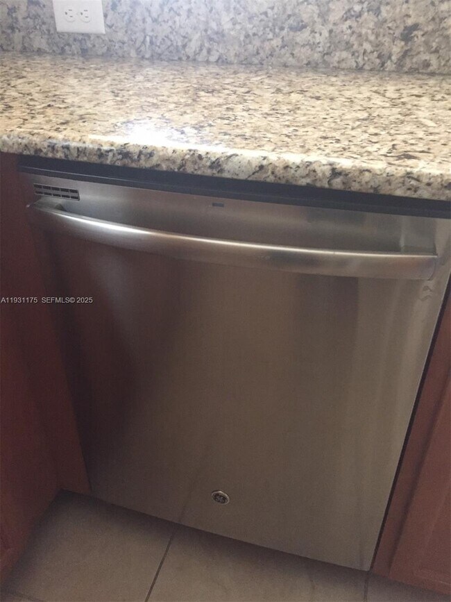 Building Photo - 12446 Emerald Creek Ct