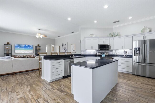 Building Photo - 4617 Egmont Dr