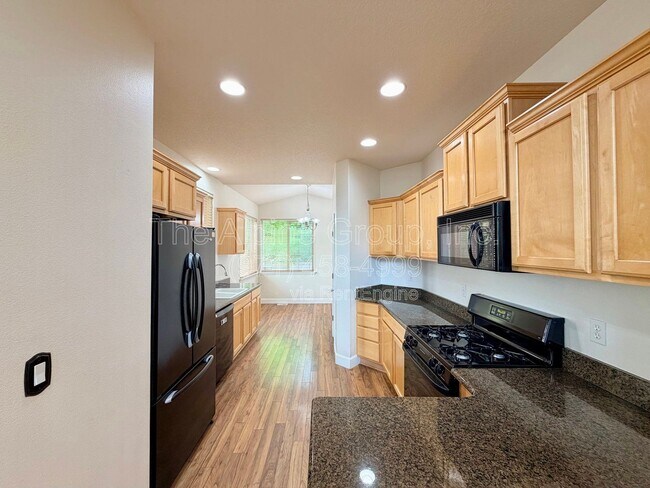 Building Photo - 13760 SW Mapleview Ln