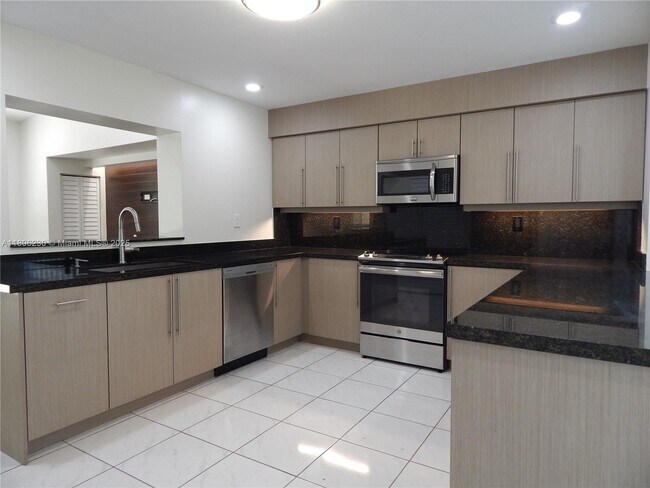 Building Photo - 11530 SW 92nd St