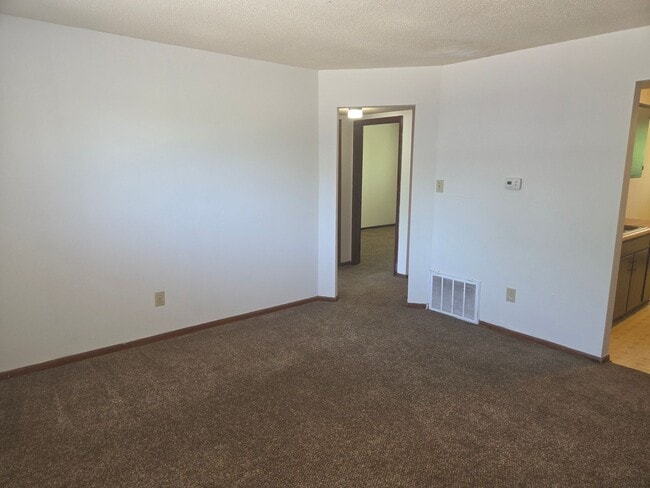 Building Photo - 924 W Texas Ave