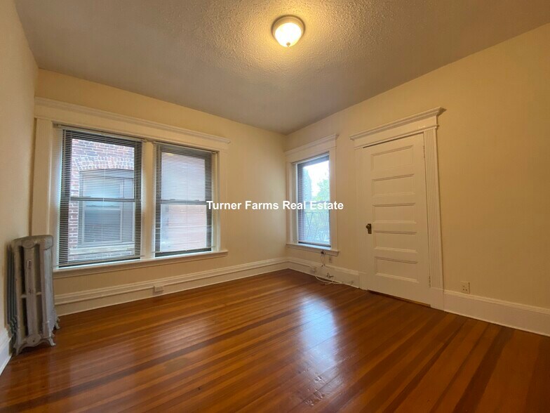Building Photo - 1382A Beacon St