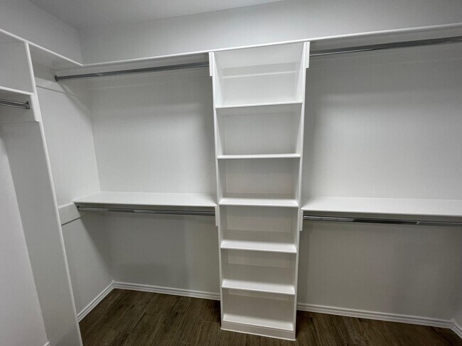 Building Photo - 1525 Estudiantes Dr