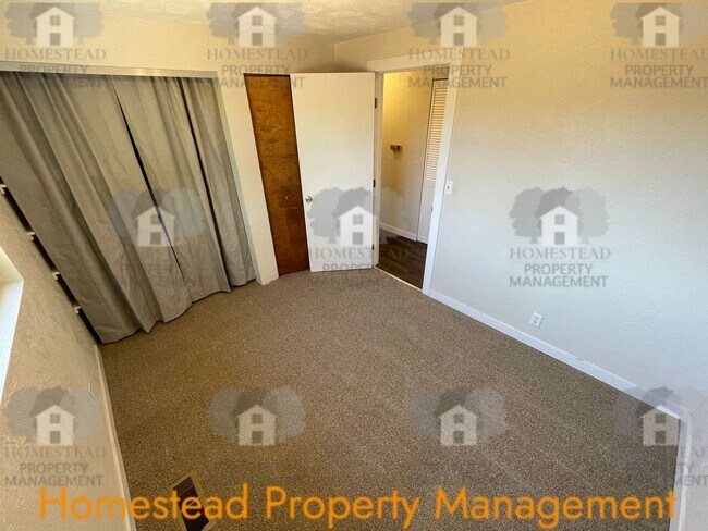 Building Photo - 130 Cottonwood Ct