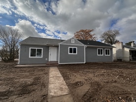 Building Photo - 443 Emery Ave