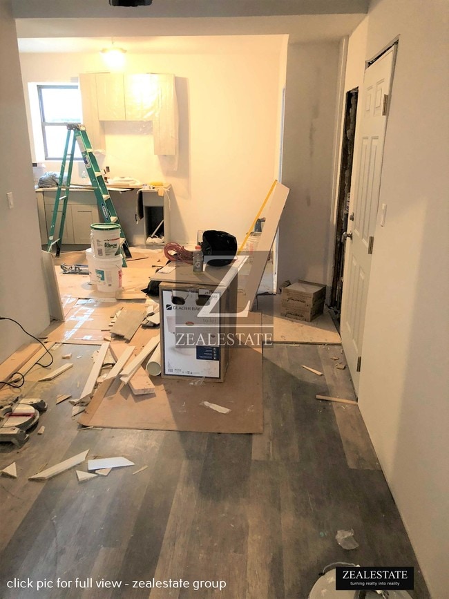 Building Photo - 2472 3rd Avenue