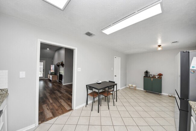 Building Photo - 20923 Moor Lily Ct