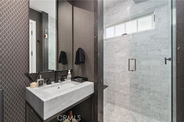 Building Photo - 2037 E Ocean Blvd