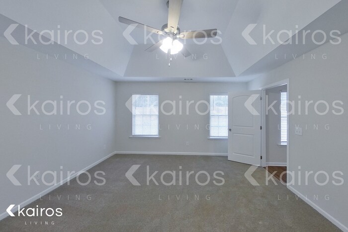 Building Photo - 822 Heather Dr