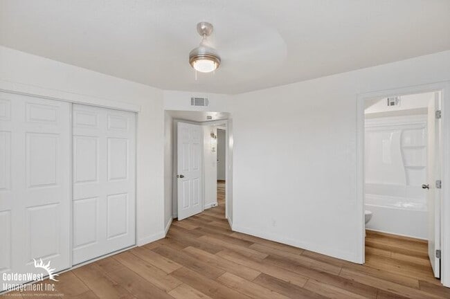 Building Photo - Stylish 2Bdm 1Ba Apartment with Fireplace in Phoenix - MI Special!