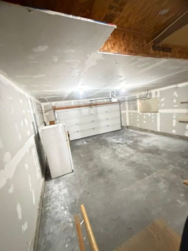 Building Photo - 1006 Frontier Ct