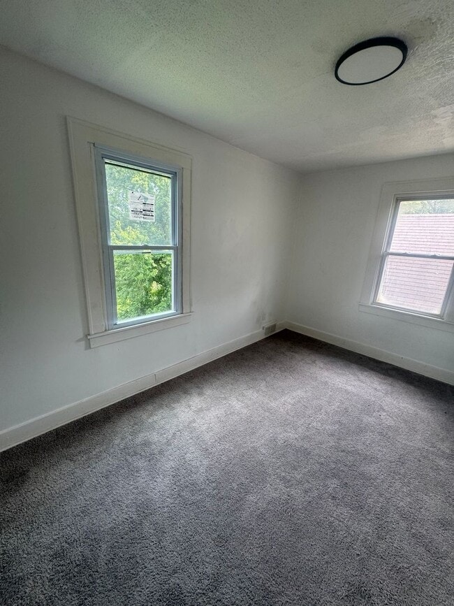 Building Photo - 275 Greensburg Pike