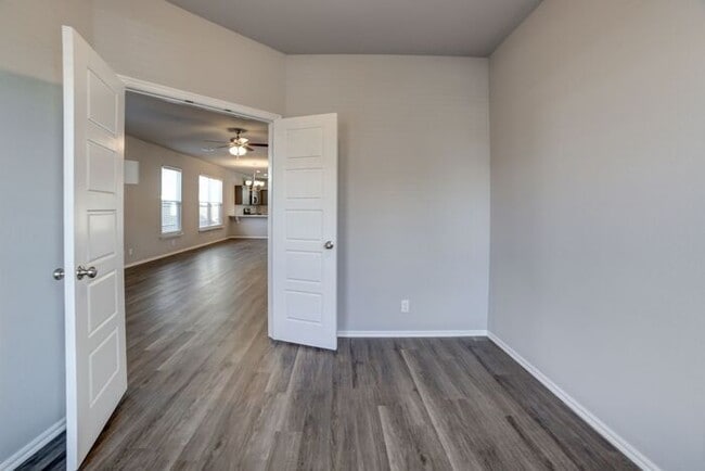 Building Photo - Luxury townhomes near TU and Mother Road M...