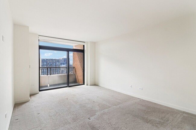 Building Photo - 1160 S Michigan Ave