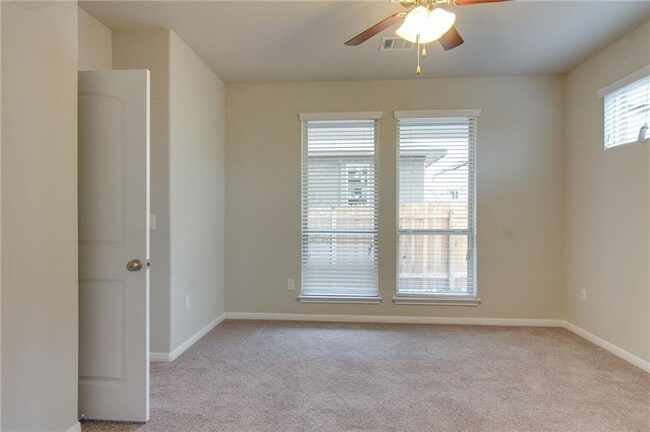 Building Photo - 3240 E Whitestone Blvd