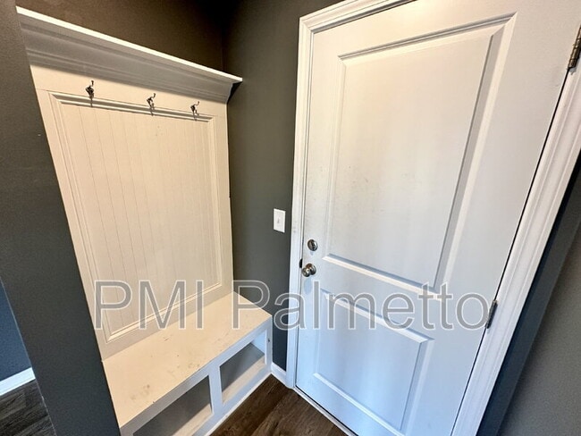 Building Photo - 335 Chetsley Dr