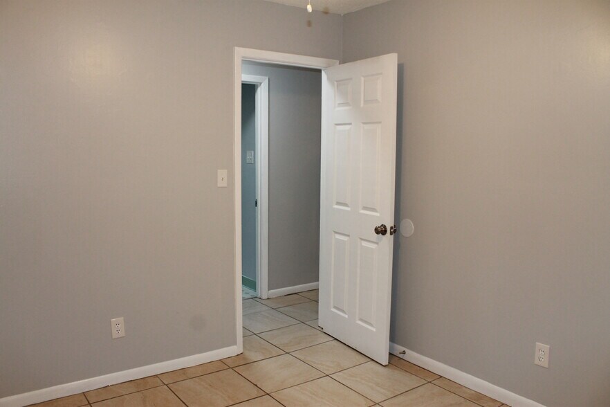 Building Photo - 849 Nantes Way