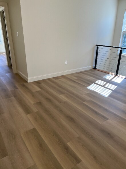 Building Photo - 604 Highland Ridge Ave