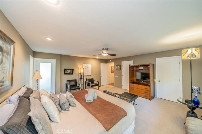 Building Photo - 1600 Palm Tree Dr