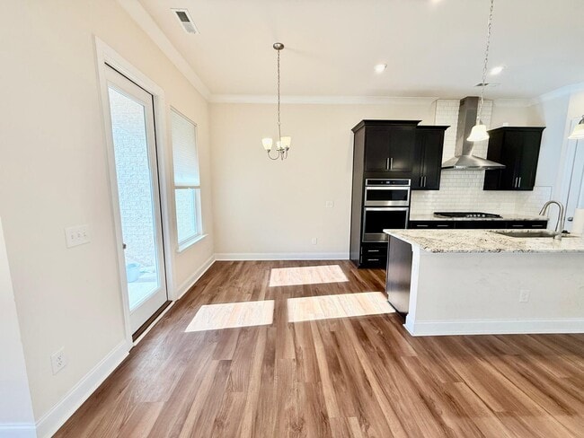 Building Photo - 127 Heathbrook Ln