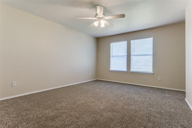 Building Photo - 404 Oxford Dr