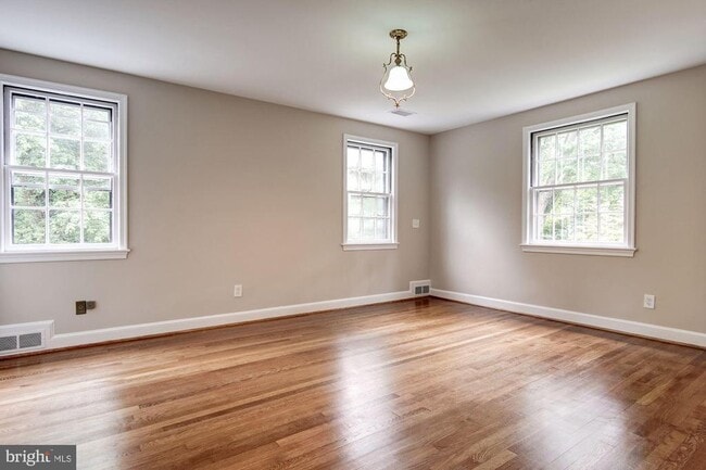 Building Photo - 5013 Brookdale Rd