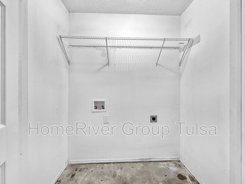 Building Photo - 8917 N 148th E Ave