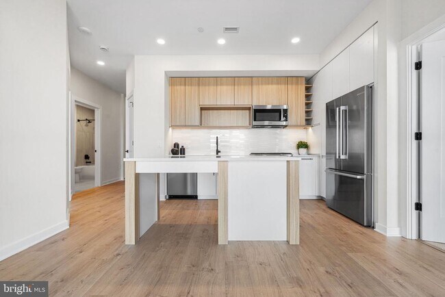 Building Photo - 255 W Falls Station Blvd