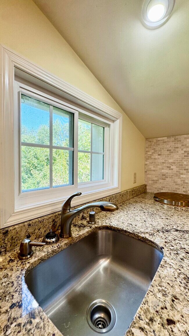 Building Photo - 1065 Mackey Pike